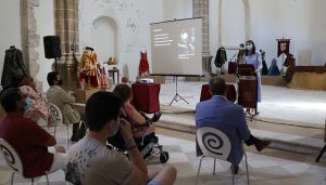 Inaugurada una exposición permanente de trajes renacentistas en Pastrana