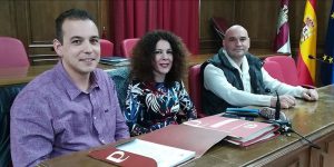 IU Azuqueca critica que las ayudas municipales para estudiantes de máster, postgrado y Erasmus son un caos