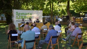 La Diputación de Cuenca inaugura la Semana de los Libros con la entrega de premios y hablando de historia militar conquense