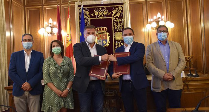 La Diputación y el Ayuntamiento de Cuenca desbloquean el convenio de bomberos después de una década 1 La Diputación y el Ayuntamiento de Cuenca desbloquean el convenio de bomberos después de una década