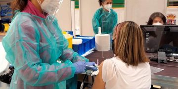 Castilla-La Mancha comienza este lunes la vacunación sin cita previa de Covid y gripe para la población mayor de 18 años