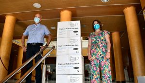 La Subdelegación del Gobierno en Cuenca inicia el reparto de 90.000 mascarillas quirúrgicas para distribuir entre entidades locales y entidades sociales