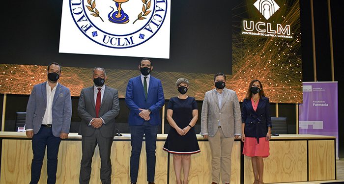 Los estudiantes de la Facultad de Farmacia podrán seguir haciendo prácticas en las oficinas de farmacia de la región