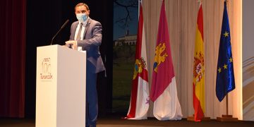 Martínez Chana anuncia que este lunes comenzarán los trabajos del carril peatonal de la ermita de Riánsares