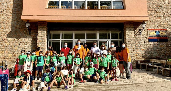 martinez chana visita los campamentos de verano en el albergue fuente de las tablas 1