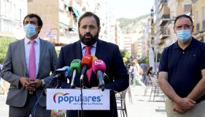 Núñez propone nuevas deducciones en el impuesto de la Renta para los autónomos, aumentar un 10% la cuota familiar y personal y bajar el IRPF en el tramo autonómico