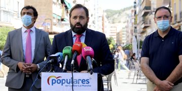 Núñez propone nuevas deducciones en el impuesto de la Renta para los autónomos, aumentar un 10% la cuota familiar y personal y bajar el IRPF en el tramo autonómico