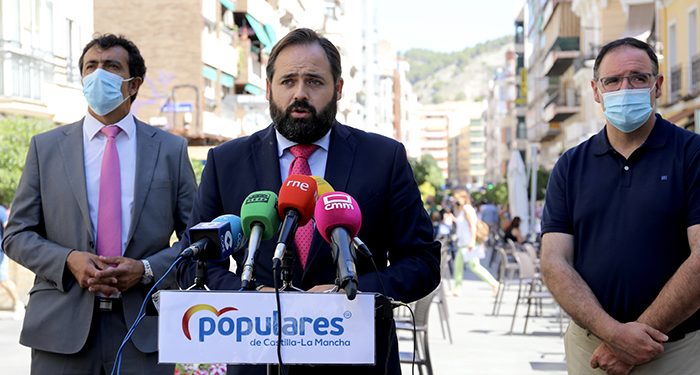 Núñez propone nuevas deducciones en el impuesto de la Renta para los autónomos, aumentar un 10% la cuota familiar y personal y bajar el IRPF en el tramo autonómico 1 Núñez propone nuevas deducciones en el impuesto de la Renta para los autónomos, aumentar un 10% la cuota familiar y personal y bajar el IRPF en el tramo autonómico