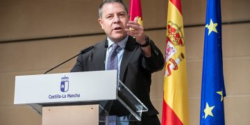Page pide a Garzón que «no se invente la política» y valora la importancia del sector cárnico en Castilla-La Mancha