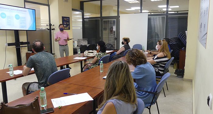 Una decena de empresarios de Cuenca conocen las claves de la protección de datos en la empresa