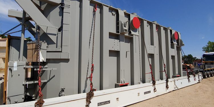 Un convoy excepcional transporta el transformador «Villanueva de los Escuderos»