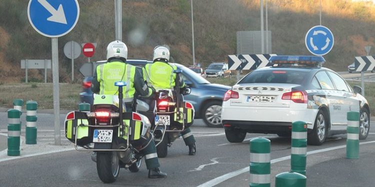 La DGT inicia una campaña especial de control de alcoholemia y drogas al volante