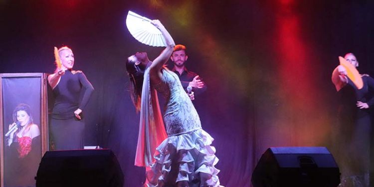 «Cabanillas se mueve en la calle» cierra el mes de julio con la noche de copla de Rocío Durán 1 «Cabanillas se mueve en la calle» cierra el mes de julio con la noche de copla de Rocío Durán