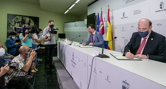 Castilla-La Mancha impulsará una campaña de fomento del consumo de vino de la región en restaurantes