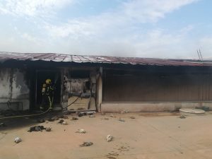 Cerca de 40.000 pollos mueren tras incendiarse una nave de cría en Villanueva de la Jara