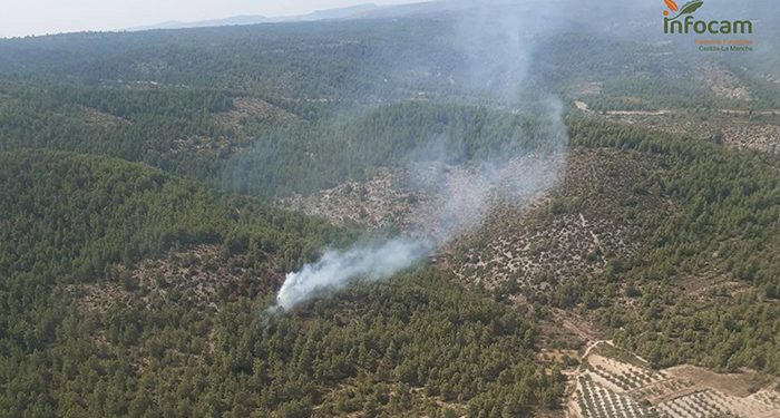Controlados dos incendios en Cañada del Hoyo y Santa Cruz de Moya