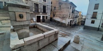 Cuenca en Marcha denuncia filtraciones de agua en la Fuente de Santo Domingo