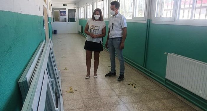 El Gobierno regional destina alrededor de 60.000 euros a la mejora de las carpinterías y la cubierta del colegio público de Carrascosa del Campo