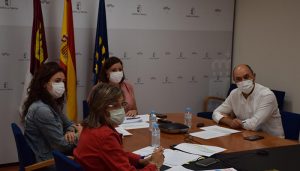 El Gobierno regional y los agentes sociales firman el acuerdo para los planes de trabajo de 2021 en el marco del Consejo de Diálogo Social