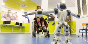 El Hospital Nacional de Parapléjicos experimenta con la robótica social aplicada a la neurorrehabilitación de niños con lesión medular