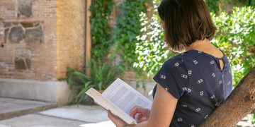 El Instituto de la Mujer anima al público adulto a disfrutar de los recursos bibliográficos del Centro de Documentación y Biblioteca Luisa Sigea