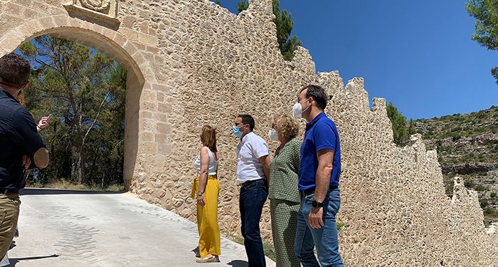 La Diputación de Cuenca lleva a cabo la rehabilitación de la muralla de Alarcón en las puertas del Bodegón y del Pilar