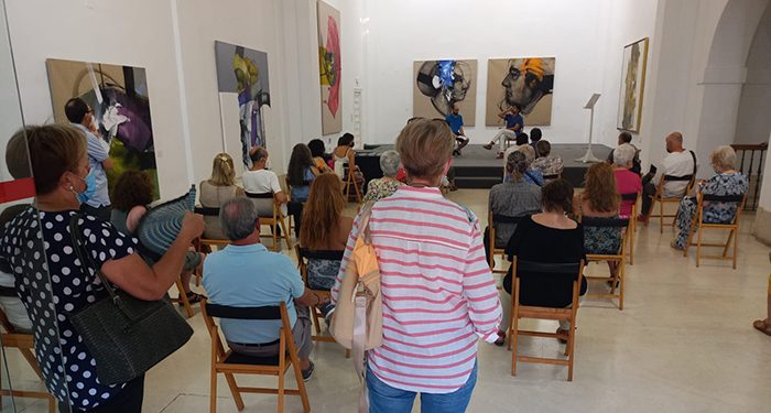 La Fundación Antonio Pérez ha acogido este miércoles la presentación del nuevo poemario del autor Carlos Torrero 1 La Fundación Antonio Pérez ha acogido este miércoles la presentación del nuevo poemario del autor Carlos Torrero