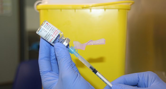 La Gerencia de Cuenca organiza una vacunación sin cita previa y centralizada para los mayores de 12 años en el Policlínico