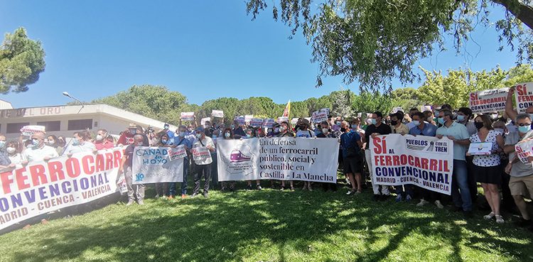 La Plataforma del Ferrocarril Público y Social de Cuenca exige recibir el mismo trato de las instituciones que quienes pretenden desmantelar el tren