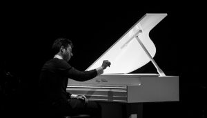 Los Veranos Culturales traen este fin de semana a Guadalajara el recital de piano de Diego Valdivia y los ritmos folk-rock de The Sweet River Band