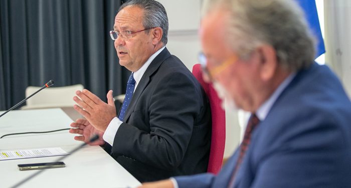 Mujer y residente en la región, perfil mayoritario de los más de 58.000 aspirantes que optarán a 1.583 plazas de Administración General 1 Mujer y residente en la región, perfil mayoritario de los más de 58.000 aspirantes que optarán a 1.583 plazas de Administración General