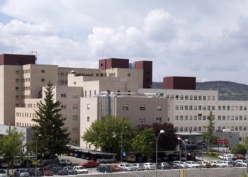 Trasladado en UVI al hospital de Cuenca un trabajador tras caerle una puerta en en el polígono de SEPES 2 Trasladado al hospital un joven tras precipritarse por un terraplén en el Casco Antiguo de Cuenca