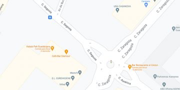 Policía Local de Guadalajara y Bomberos desalojan un edificio de viviendas tras una explosión de gas en un local en la calle Segovia