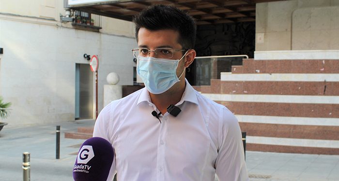 El PP denuncia “el silencio y la inacción” del Gobierno de Page en materia de aguas residuales en Guadalajara 1 Román García en la rueda de prensa de esta mañana