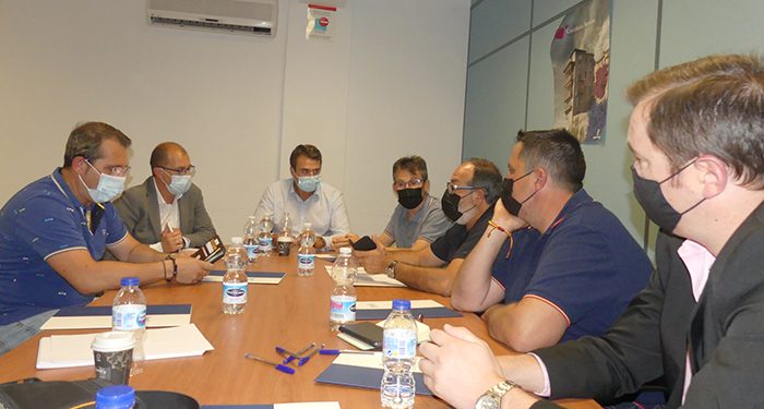 UNICO muestra a David Peña su preocupación por el relevo generacional del tejido empresarial de El Provencio