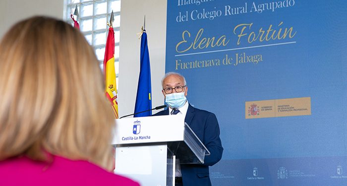 Pilar Alegría: “Reabrir la escuela rural de Jábaga casi medio siglo después de su cierre es un canto a la esperanza”