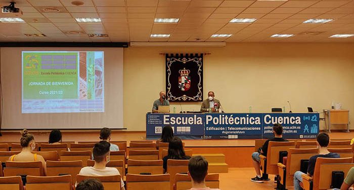 Alrededor de medio centenar de alumnos de nuevo ingreso cursarán sus estudios en la Escuela Politécnica de Cuenca 1 Alrededor de medio centenar de alumnos de nuevo ingreso cursarán sus estudios en la Escuela Politécnica de Cuenca