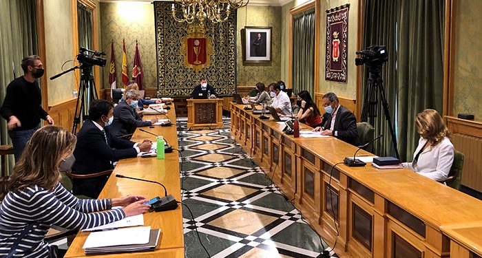 El Ayuntamiento de Cuenca aprueba una modificación de crédito de más 1,5 millones de euros para el muro de la calle Ramiro de Maeztu y el colector de Astrana Marín