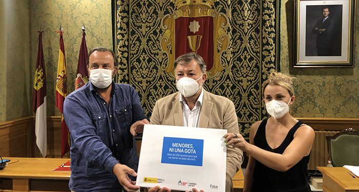 El Ayuntamiento de Cuenca y Espirituosos España renuevan su colaboración para prevenir el consumo de alcohol en menores y otros colectivos de riesgo 1 El Ayuntamiento de Cuenca y Espirituosos España renuevan su colaboración para prevenir el consumo de alcohol en menores y otros colectivos de riesgo