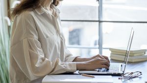 El fin de la mayoría de restricciones y el avance de la vacunación hacen que el teletrabajo se reduzca un 30,8% en Castilla-La Mancha