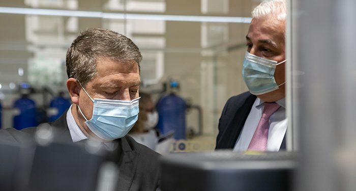 El Gobierno de Castilla-La Mancha habilitará unidades móviles de vacunación frente al Covid-19 que se instalarán en los campus de la UCLM y grandes superficies comerciales