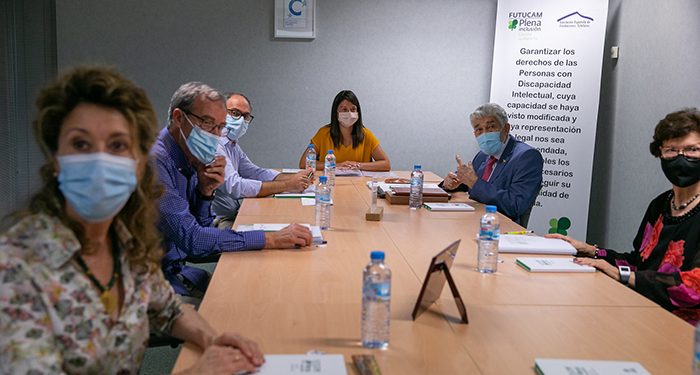 El Gobierno regional aborda la aplicación de la reforma legal que elimina la figura del tutor y la incapacitación de las personas con discapacidad intelectual o del desarrollo