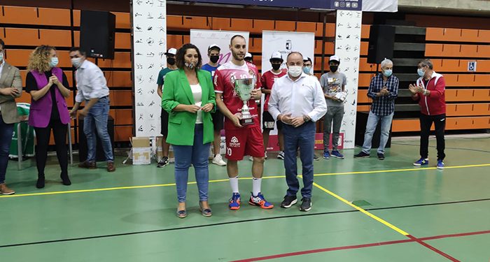 El Gobierno regional felicita al BM Cuenca al proclamarse campeón del Trofeo Junta de Comunidades de Balonmano Masculino 1 El Gobierno regional felicita al BM Cuenca al proclamarse campeón del Trofeo Junta de Comunidades de Balonmano Masculino