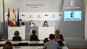 El Gobierno regional reforzará la estrategia educativa para atender al alumnado vulnerable con la contratación de 1.146 docentes de forma extraordinaria