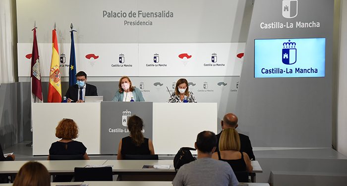 El Gobierno regional reforzará la estrategia educativa para atender al alumnado vulnerable con la contratación de 1.146 docentes de forma extraordinaria