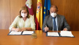 El Gobierno regional y la UCLM firman un acuerdo de colaboración para el fomento de actividades-servicio y de la investigación en centros educativos