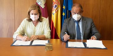 El Gobierno regional y la UCLM firman un acuerdo de colaboración para el fomento de actividades-servicio y de la investigación en centros educativos