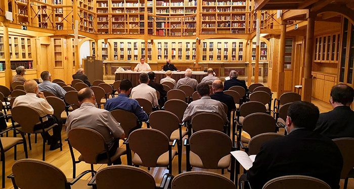El Obispo de Cuenca se reúne con los sacerdotes de la Vicaría de la ciudad de Cuenca para presentar y promover el programa del Curso Pastoral 2021-2022