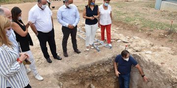 El rector conoce los trabajos arqueológicos realizados por estudiantes de la UCLM en el yacimiento de Noheda