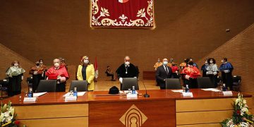El rector subraya la colaboración del Gobierno regional y la UCLM para garantizar la suficiencia financiera de la institución académica